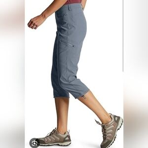 Eddie Bauer Women's Rainier Capri size 8